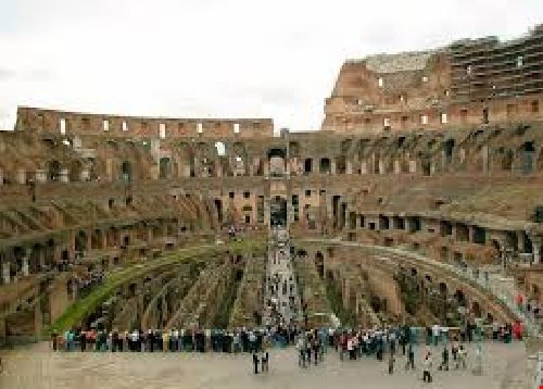 مقاله معماري تماشاخانه و شيوة اجرا در تئاتر يونان باستان 13 ص