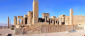 مقاله آشنایی با تخت جمشید شامل 3 فایل WORD شامل 39،19 و 15 صفحه 