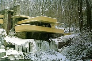 پاورپوینت مقایسه ویلا ساوا ، ویلا کرواسی و خانه آبشار