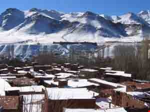 پاورپوينت تلفيق انسان طبيعت معماري در اقليم کوهستان در 49 اسلايد 