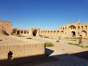 پاورپوینت  مرمت و احیاء کاروانسرای میاندشت ۴۶ اسلاید