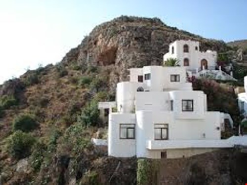 پاورپوینت معماری مناطق کوهستانی  22 اسلاید 