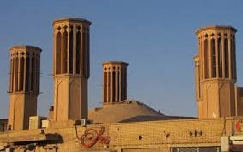 مقاله  بررسی و مقایسه بادگیرهای یزد و خلیج فارس 25 ص 