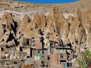 مقاله اقلیم و معماری روستای کندوان اسکو و میمند کرمان 17 ص